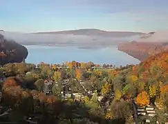 El lago de Chalain visto desde Fontenu.