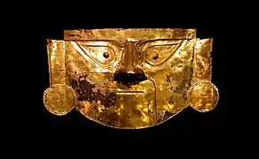 Máscara de oro de Lambayeque (Sicán), Museo Brüning, Lambayeque, Perú