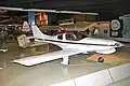 Lancair 200 (N384L) en el Aeropuerto Regional Wittman en Oshkosh, Wisconsin. El Lancair 200 es la versión en la que se basan los Lancair 235, 320 y 360.