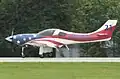 Lancair 360 (N550AC) en el Aeropuerto Regional Wittman en Oshkosh, Wisconsin.