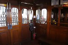 Interior de la cabina.