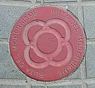 Loseta de la Ruta del Modernismo.