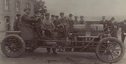 Louis Rigolly, ganador de la subida a la cota de Château-Thierry en un Gobron-Brillié de 100 CV (1903), se convirtió en el plusmarquista no oficial del mundo de velocidad en el kilómetro