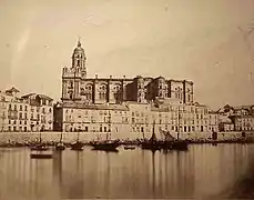 Málaga, la ciudad y la catedral desde el puerto.