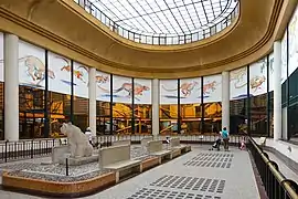 Interior de la galería de grandes carnívoros