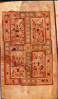 Motivos de trastes sobre la cruz de los Evangelios de Mac Durnan, f.1v.