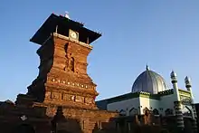 Mezquita de Al-Manar, en la isla de Java.
