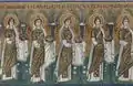 Procesión de vírgenes mártires con coronas, con palmeras detrás de ellas ( Basílica de San Apolinar Nuevo en Ravenna , antes del 526 dC)