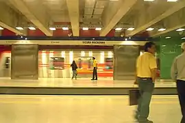 Estación Vicuña Mackenna en Línea 4 antes de su remodelación.