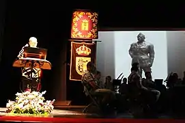 Momento del pregón patriótico impartido por el GB D. Antonio Ruiz Benítez.