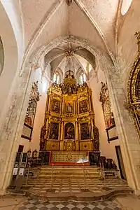 Retablo de la iglesia, obra de Martínez Montañés.