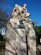 Monumento al poeta Vicent Wenceslau Querol
