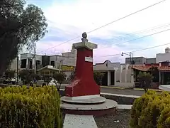 Monumento a Genaro Guzmán Mayer.