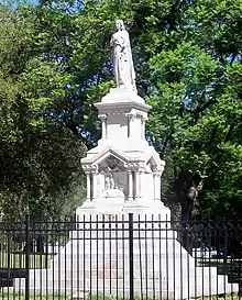 Monumento las víctimas de la fiebre amarilla, en el Parque Ameghino