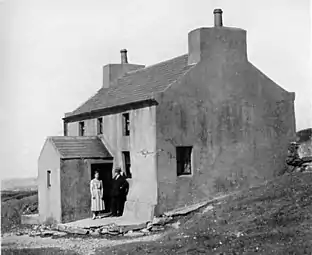 James Irving y su hija Voirrey en su granja.