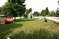 "Parque de Esculturas Adversas, escultura de Elmgreen & Dragset, arte del paisaje en el proyecto de la Kunstverein de Springhornhof Neuenkirchen (Lüneburg Heide) en el año 2003".