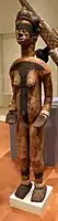 Figura femenina para un pequeño templo, siglo XX,  Museo de arte de Indianápolis.