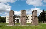 Odijk, la obra de arte (Tres Piedras) diseñada por Hans Leutscher