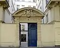Edificio en el n°3.
