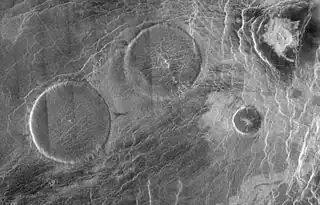 Imagen Radar sobre 65km de anchura de cúpulas en crêpes en la región Eistla Venus.