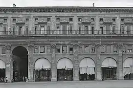 Detalle de la fachada. Foto de Paolo Monti, 1979