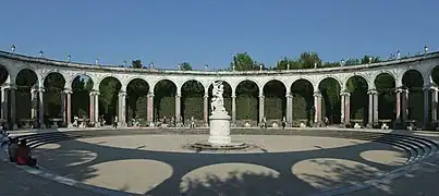 El Rapto de Proserpina de François Girardon en el Bosquete de la Columnata