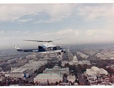 Unidad de Aviación de la Policía de Parques de patrulla por Washington, DC.