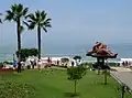 Parque Alberto Andrade Carmona (ex Parque del Amor) con la escultura El beso de Víctor Delfín.