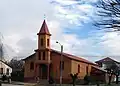 Fachada de la parroquia en 2008