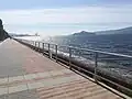 Paseo al borde del mar