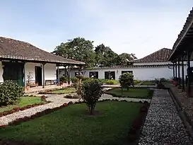 Patio de la de la Casa de la Convención. Rionegro (Antioquia). Colombia.JPG