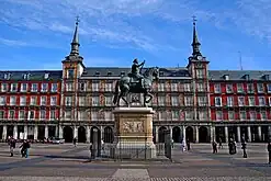 Plaza Mayor de Madrid, 1580-1619 (reconstruida en varias ocasiones) (Madrid)