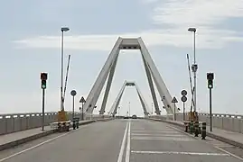 Aspecto de la calzada superior.