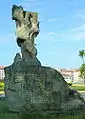 Parte trasera del monumento a Rosalía de Castro