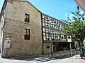 Fachada en la calle Cobián Roffignac