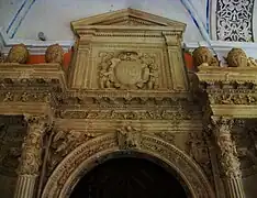 Puerta de la sacristía.