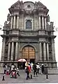 Fachada de la iglesia.