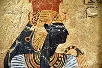 Representación de la reina deificada Ahmose-Nefertari. Desde la tumba TT359, Neues Museum, Berlín