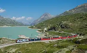 Coches panorámicos en Suiza.