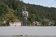La escultura en el puente sobre el Vltava