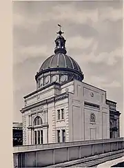 The bank building as seen from the Williamsburg Bridge in 1910