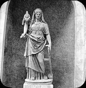 Estatua vaticana de Fortuna manejando su gubernaculum