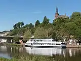 La iglesia  protestante y el rio Sarre en Saarburg