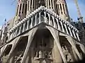 iesus nazarenus rex iudæorum en el lateral de la Sagrada Familia