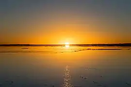 Amanecer en el salar