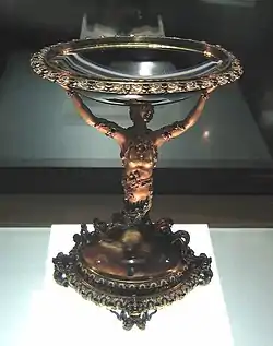 Salero de ónice con sirena de oro (Museo del Prado, Madrid).