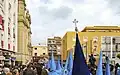 Salida del paso de palio de la Virgen de la Victoria en Miércoles Santo desde su sede canónica.
