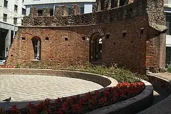 Paño de muro del ábside romano