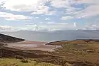 Bahía Sand y el Inner Sound. El abrigo rocoso en Sand es un importante sitio mesolítico.