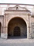 Portada de la iglesia